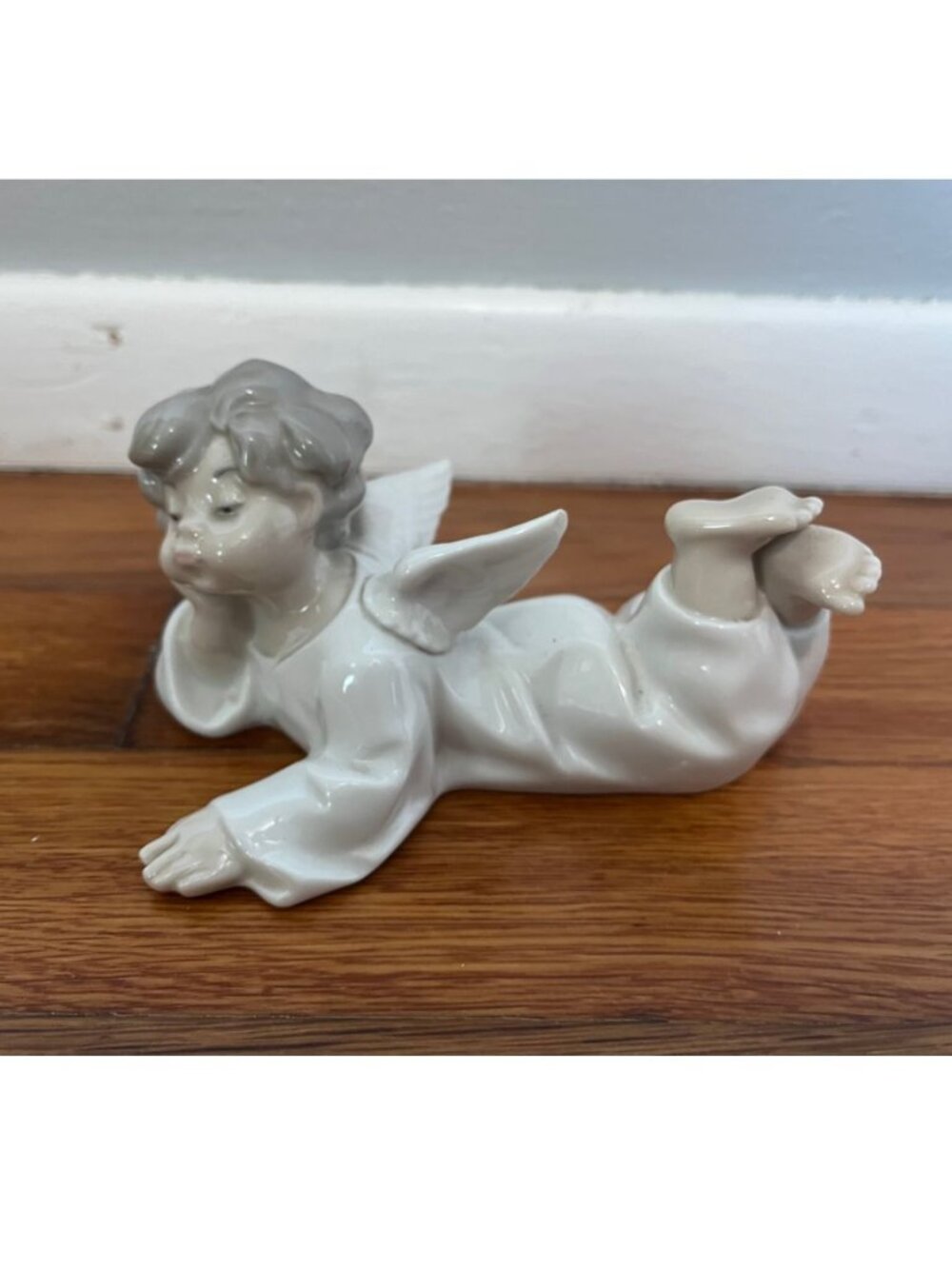 Vintage LLADRÓ "Angel Laying Down" Figurine #4541 Retired